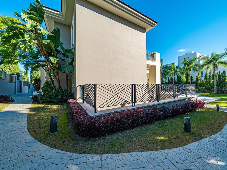 Villa for Sale in Benahavís, Malaga 57