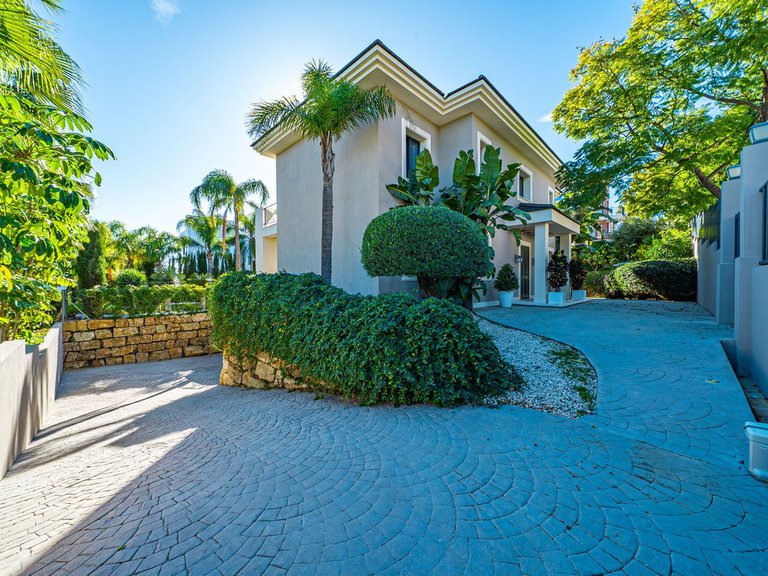 Villa for Sale in Benahavís, Malaga 66