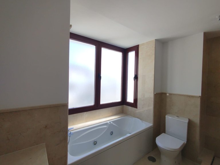 Villa for Sale in Doña Julia, Malaga 10
