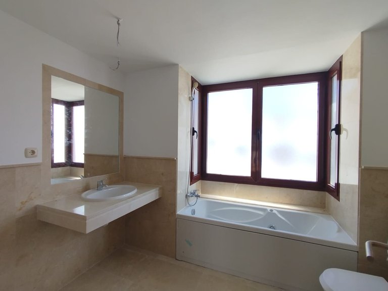 Villa for Sale in Doña Julia, Malaga 9