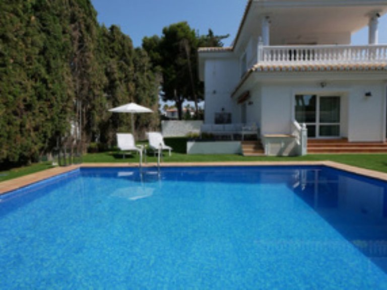 Villa for Sale in Cabopino, Malaga 17