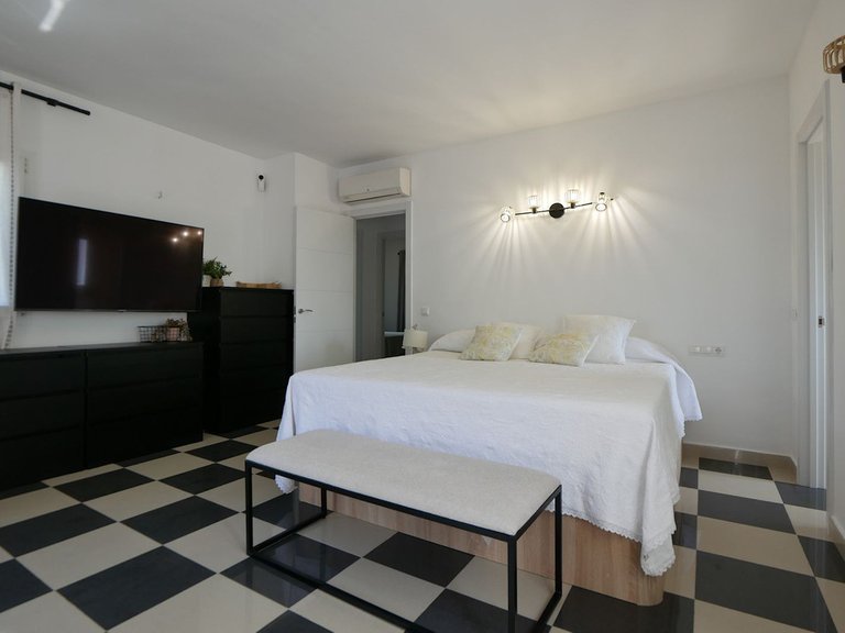 Villa for Sale in Cabopino, Malaga 21
