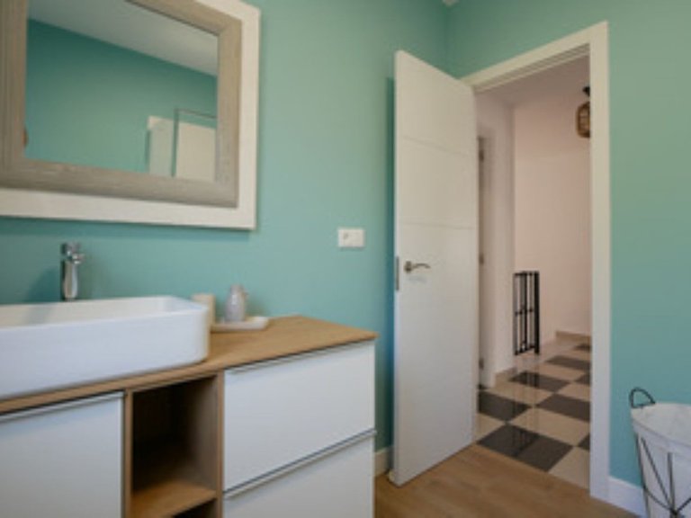 Villa for Sale in Cabopino, Malaga 28