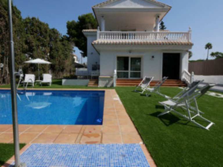 Villa for Sale in Cabopino, Malaga 36