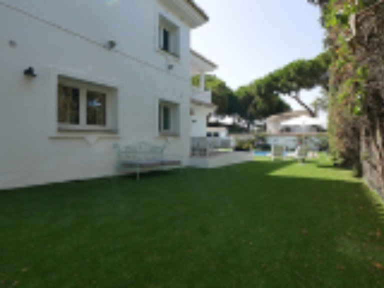 Villa for Sale in Cabopino, Malaga 38