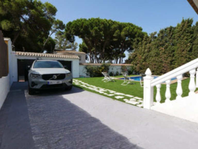 Villa for Sale in Cabopino, Malaga 39
