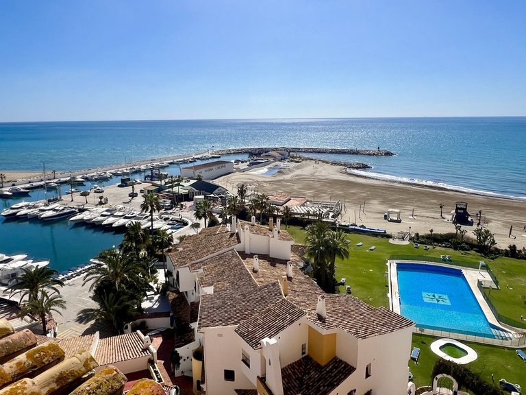 Villa for Sale in Cabopino, Malaga 40