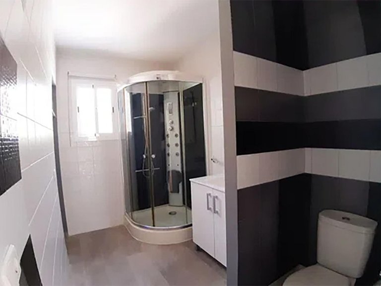 Villa for Sale in Nueva Andalucía, Malaga 13