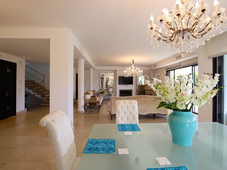Villa for Sale in Nueva Andalucía, Malaga 12