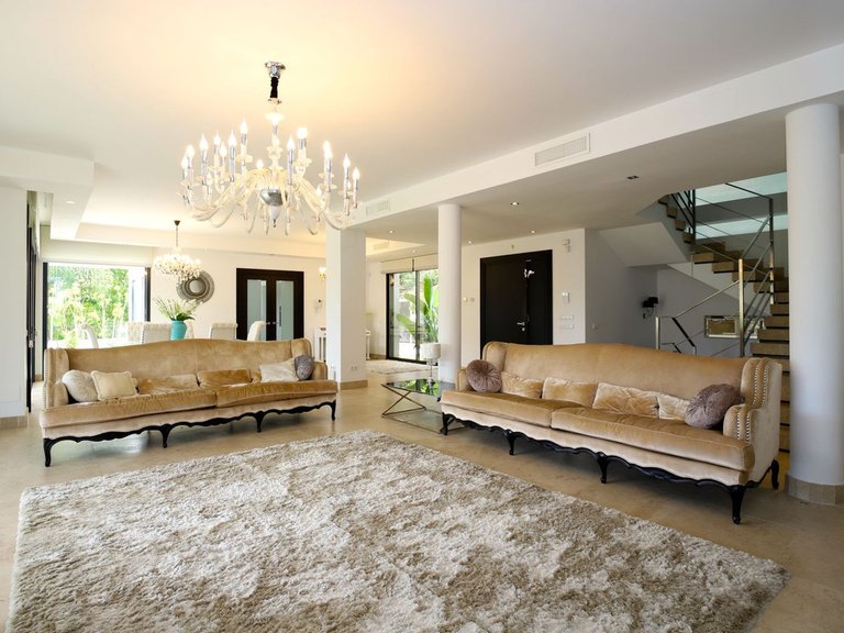 Villa for Sale in Nueva Andalucía, Malaga 15