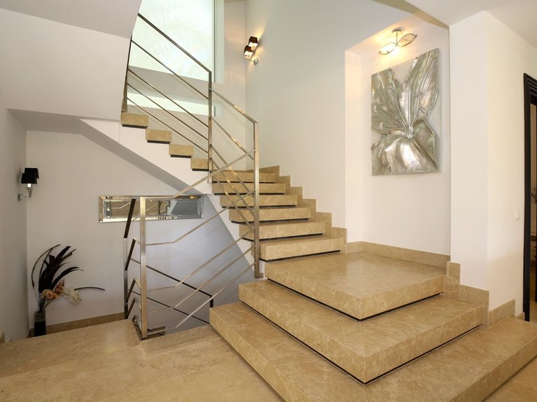 Villa for Sale in Nueva Andalucía, Malaga 21