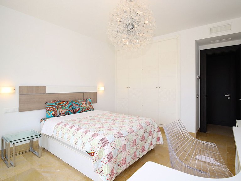 Villa for Sale in Nueva Andalucía, Malaga 26