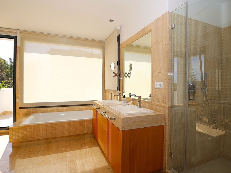 Villa for Sale in Nueva Andalucía, Malaga 35
