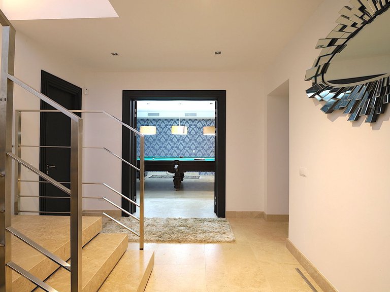 Villa for Sale in Nueva Andalucía, Malaga 38