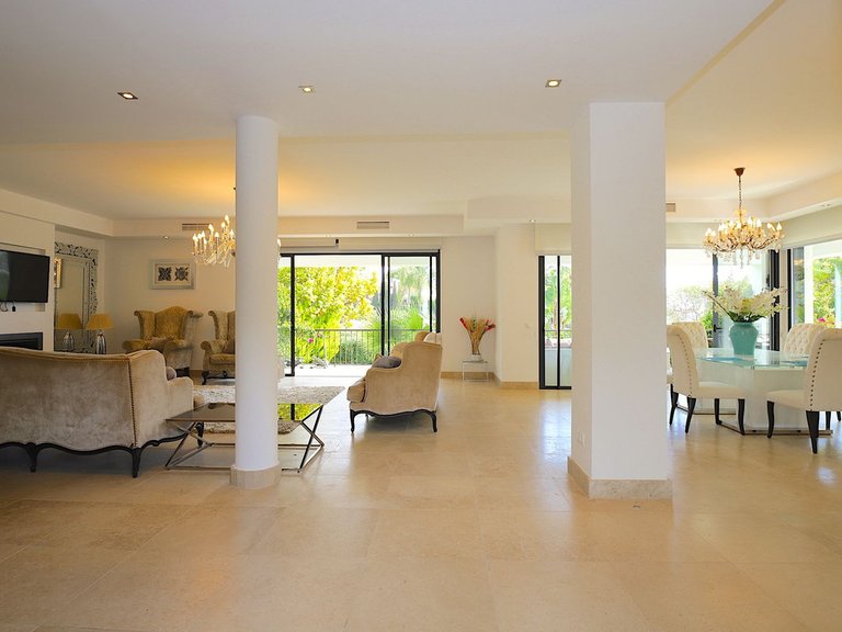 Villa for Sale in Nueva Andalucía, Malaga 6