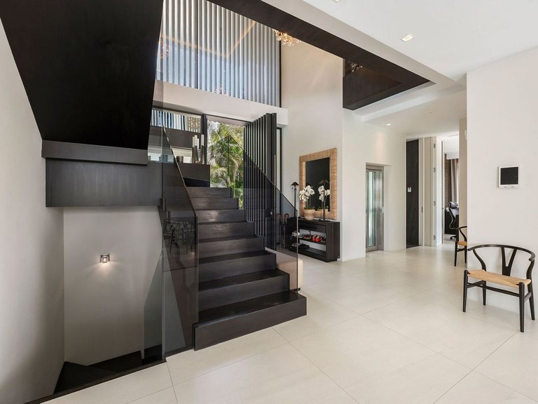 Villa for Sale in Nagüeles, Malaga 16