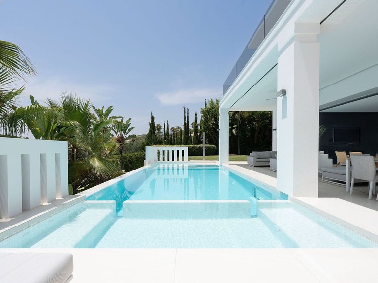 Villa for Sale in Nagüeles, Malaga 18