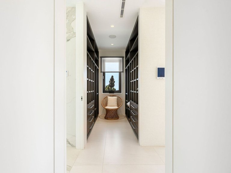 Villa for Sale in Nagüeles, Malaga 22
