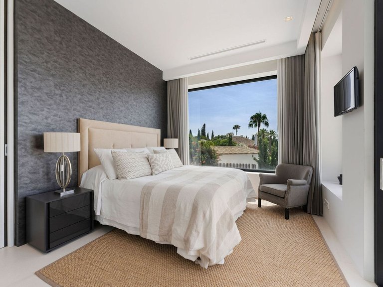 Villa for Sale in Nagüeles, Malaga 26