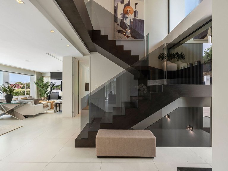 Villa for Sale in Nagüeles, Malaga 3