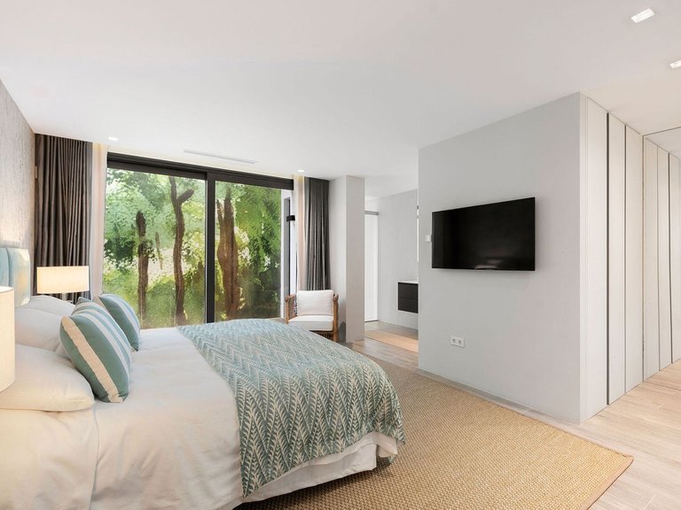 Villa for Sale in Nagüeles, Malaga 31
