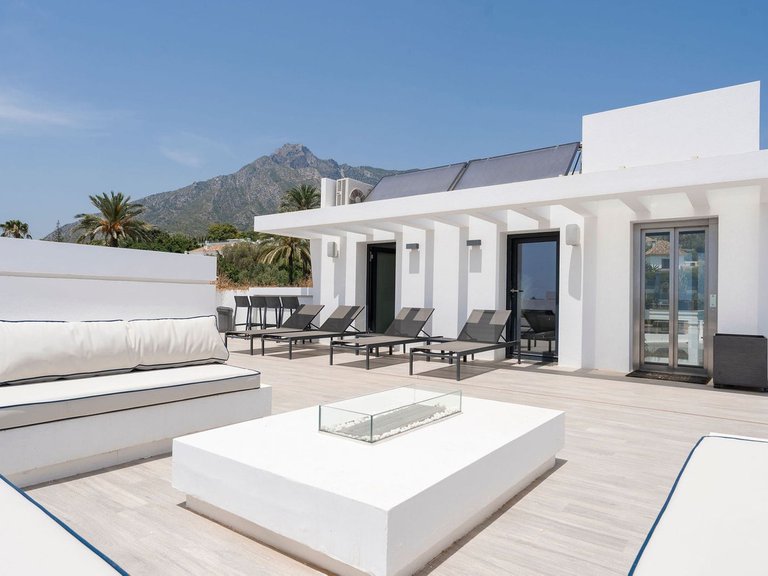 Villa for Sale in Nagüeles, Malaga 47
