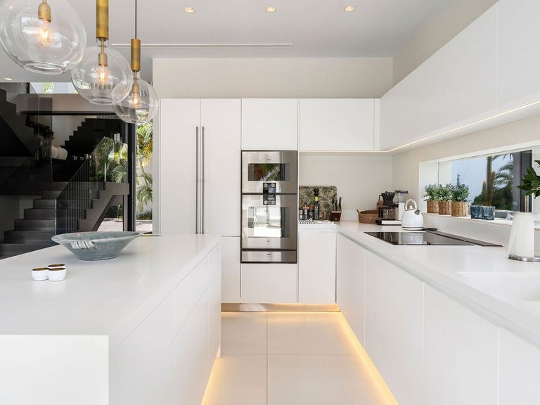 Villa for Sale in Nagüeles, Malaga 5