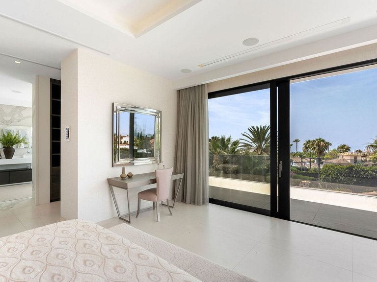 Villa for Sale in Nagüeles, Malaga 51