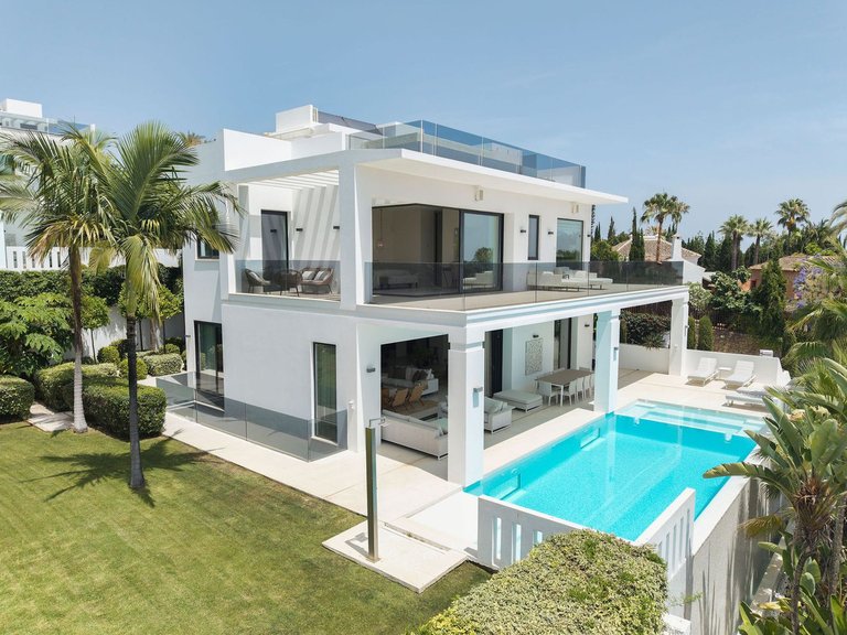Villa for Sale in Nagüeles, Malaga 54