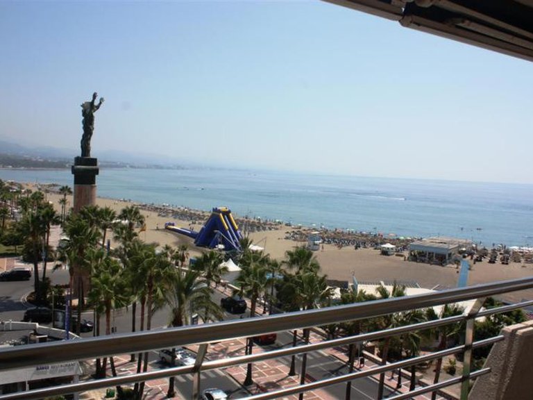 Apartment for Sale in Puerto Banús, Malaga 1