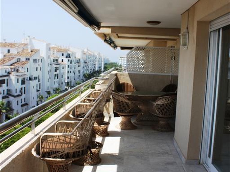 Apartment for Sale in Puerto Banús, Malaga 10
