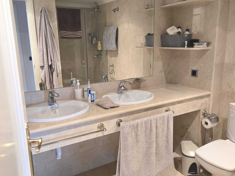 Apartment for Sale in Puerto Banús, Malaga 14
