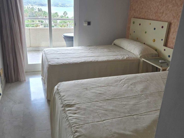 Apartment for Sale in Puerto Banús, Malaga 17