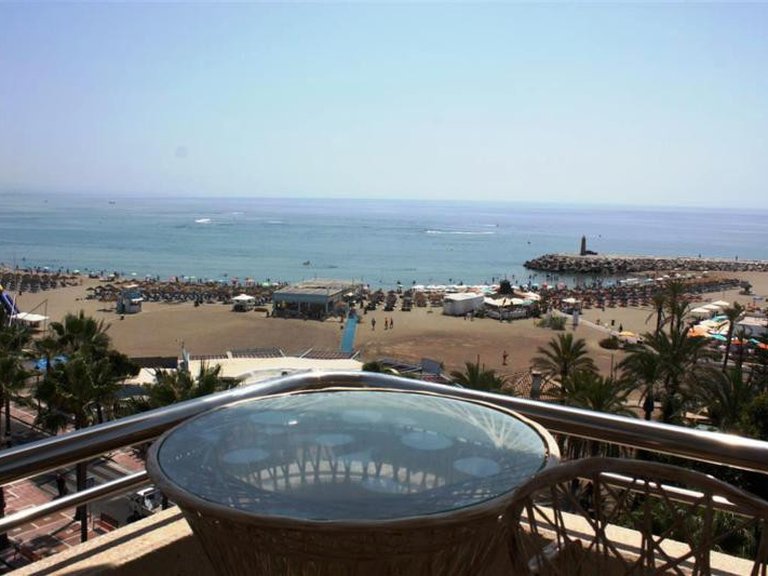 Apartment for Sale in Puerto Banús, Malaga 4