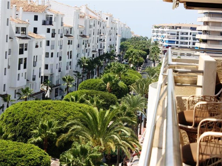Apartment for Sale in Puerto Banús, Malaga 5