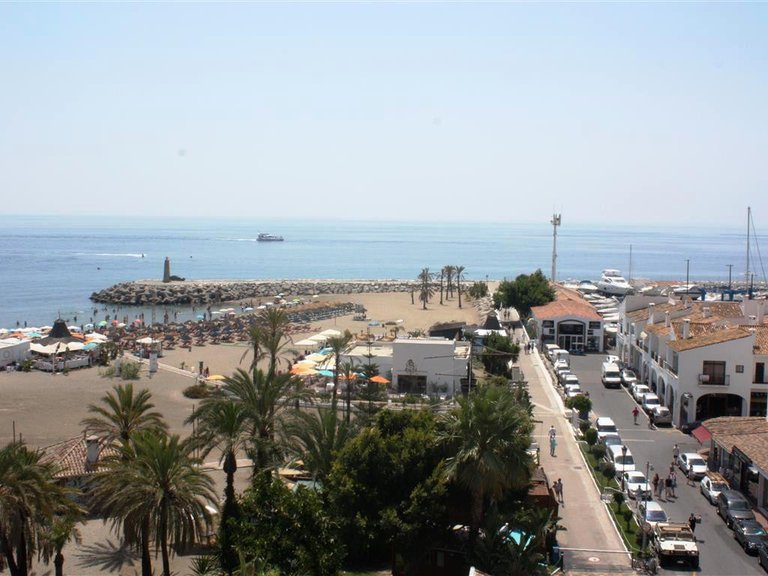 Apartment for Sale in Puerto Banús, Malaga 6