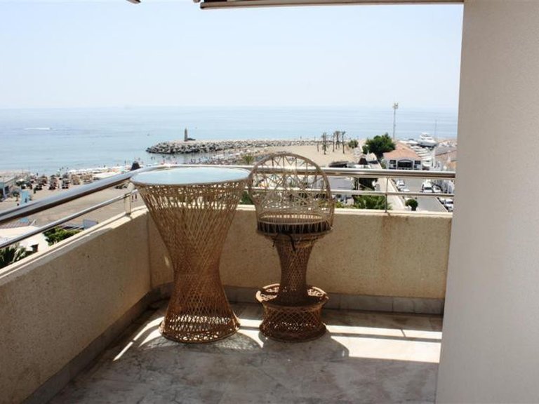 Apartment for Sale in Puerto Banús, Malaga 7