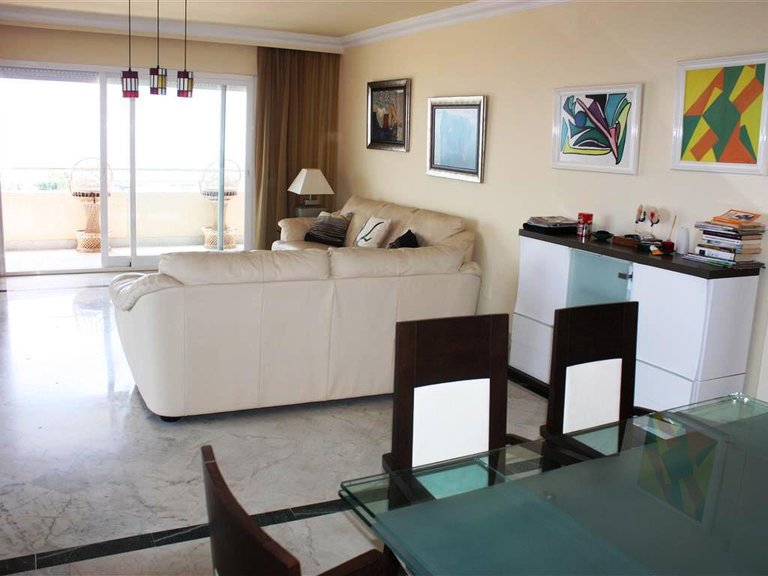 Apartment for Sale in Puerto Banús, Malaga 8