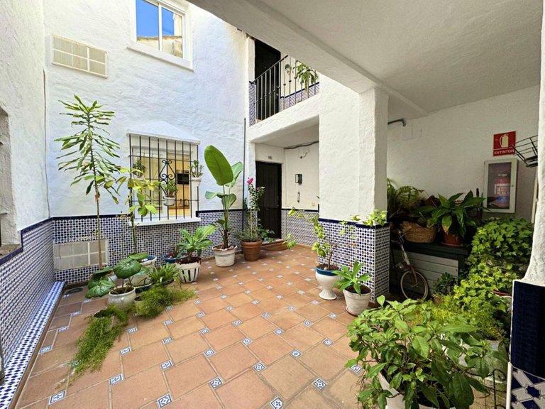 Apartment for Sale in Puerto Banús, Malaga 2