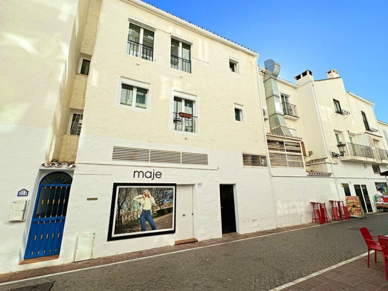 Apartment for Sale in Puerto Banús, Malaga 5