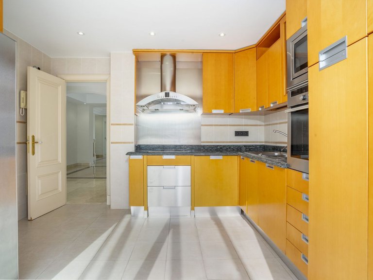 Apartment for Sale in Marbella, Malaga 11