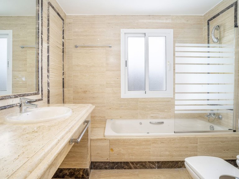 Apartment for Sale in Marbella, Malaga 35