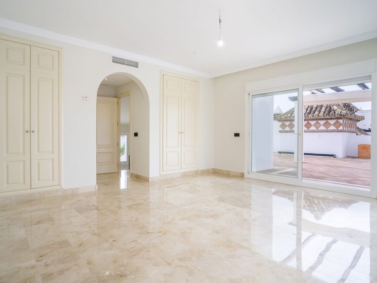 Apartment for Sale in Marbella, Malaga 37