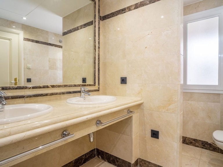 Apartment for Sale in Marbella, Malaga 43