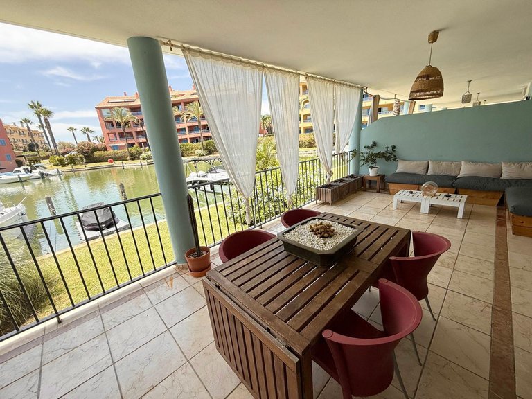 Apartment for Sale in Sotogrande Marina, Malaga 1