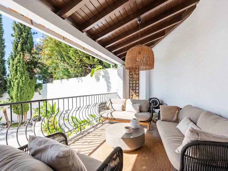 Villa for Sale in Istán, Malaga 17