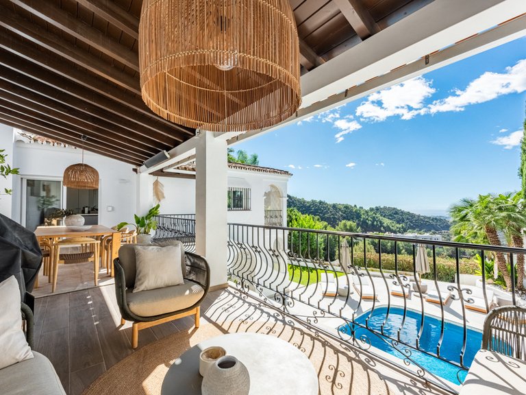 Villa for Sale in Istán, Malaga 2
