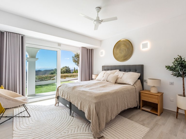 Villa for Sale in Istán, Malaga 22
