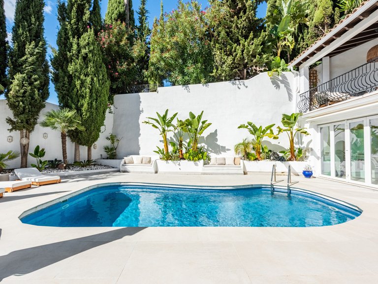 Villa for Sale in Istán, Malaga 29