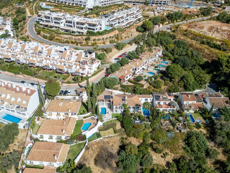 Villa for Sale in Istán, Malaga 35